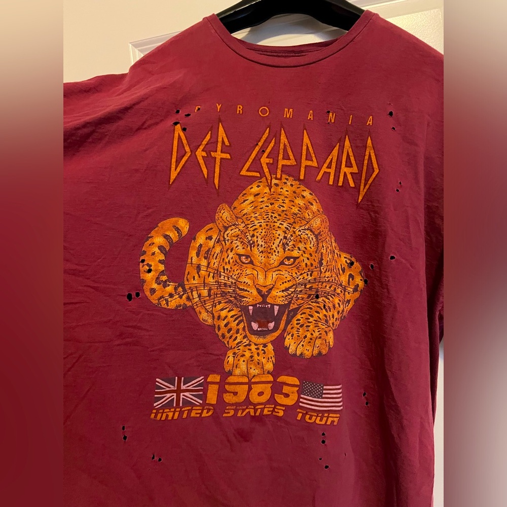 Oversized Def Leppard Distressed T Shirt